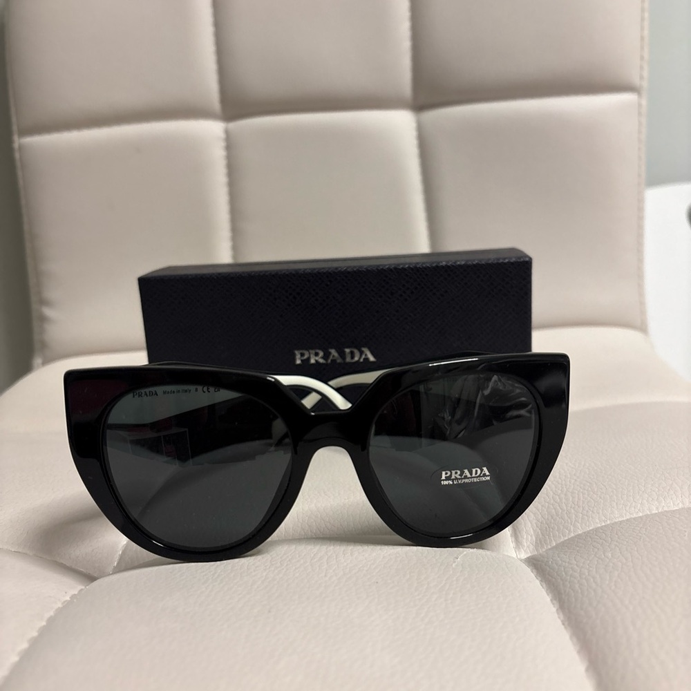 Prada Black Sunglasses SPR 14W